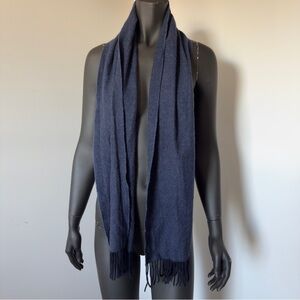 Hugo Boss Navy Blue Fringe Scarf – Classic Unisex Soft Knit Wrap